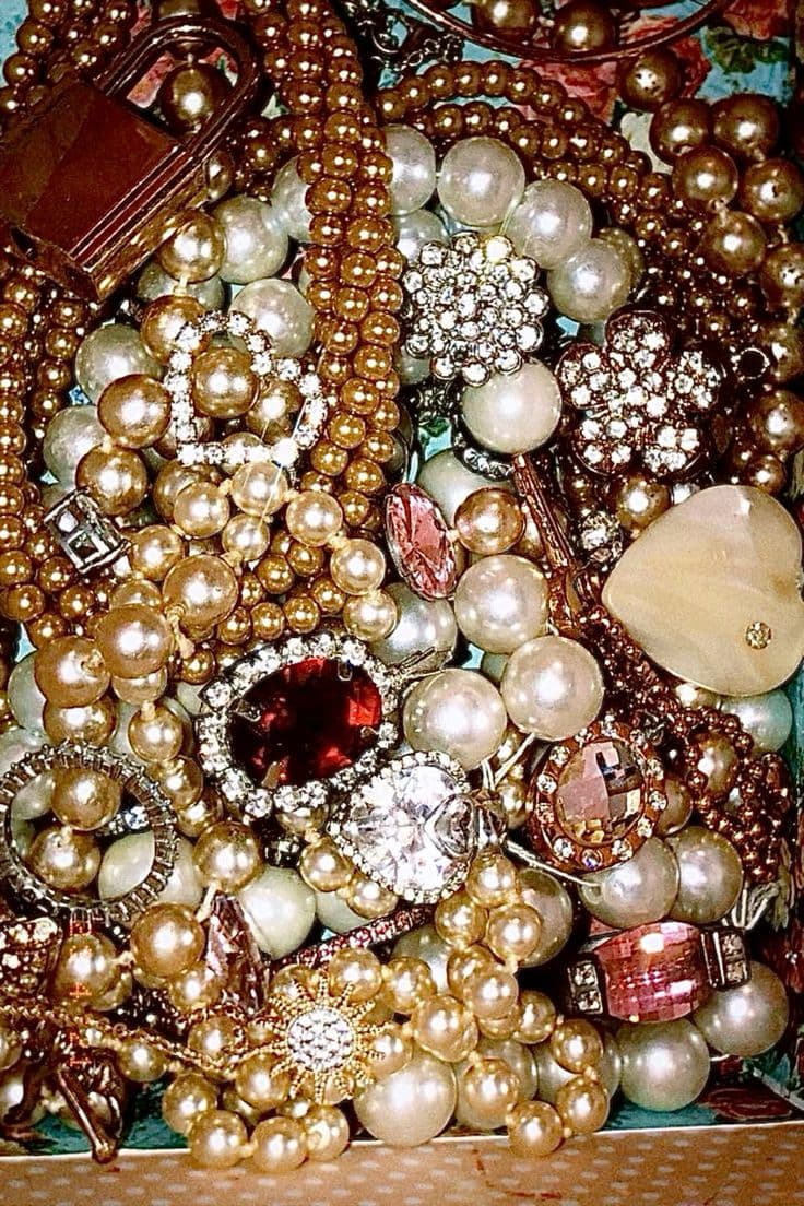 vintage tacky jewellry