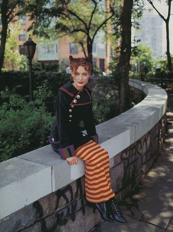 y2k pose